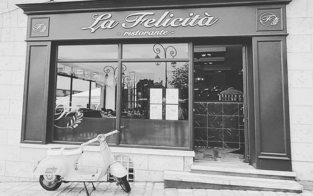 La devanture de La Félicita, 2 Faubourg d'Orléans à Romorantin